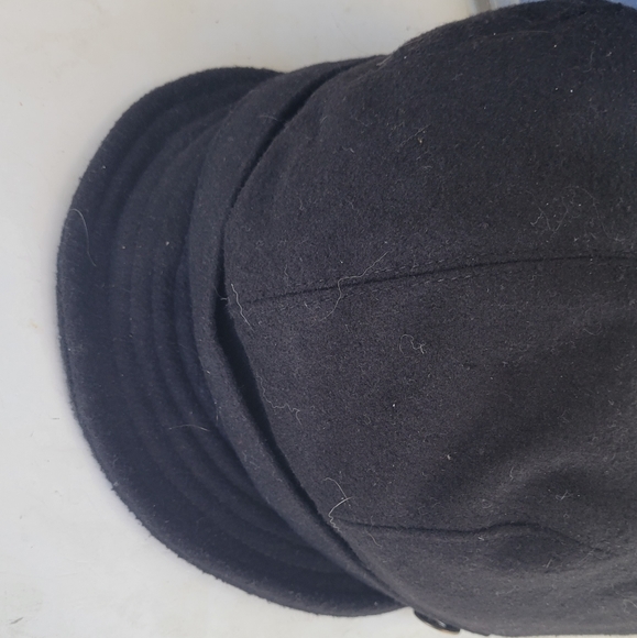 Hat - Picture 3 of 4